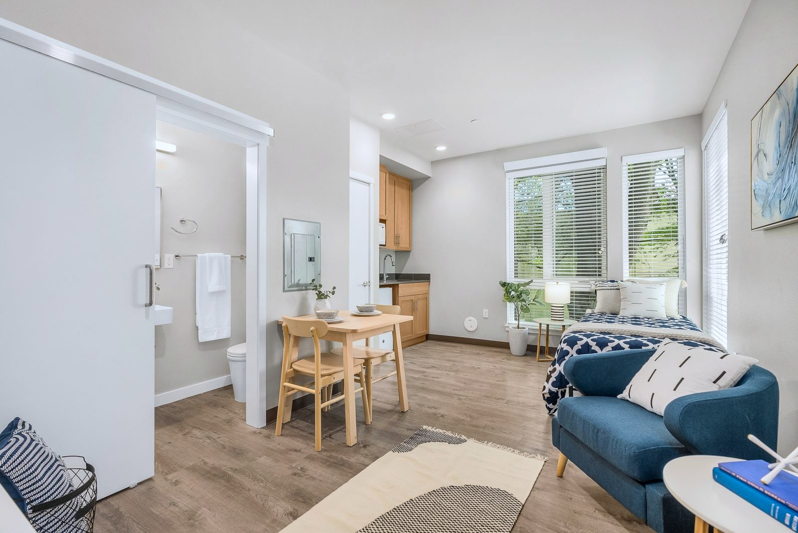 4029 Rainier Ave Apartments — building and interior photos
